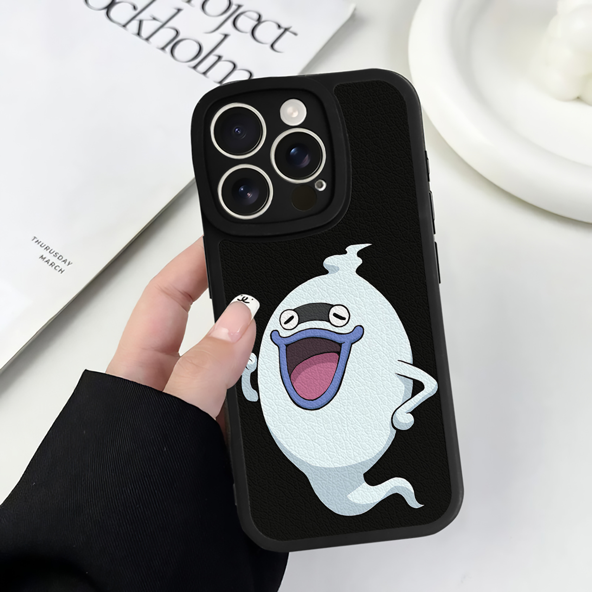 （画像用） 妖怪ウォッチ Yo-kai Watch 【iPhone 16シリーズ対応】シリコンスマホケース（レザー調） 材質：シリコン